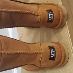 Ugg classic tall 5825w/ chestnut size 7